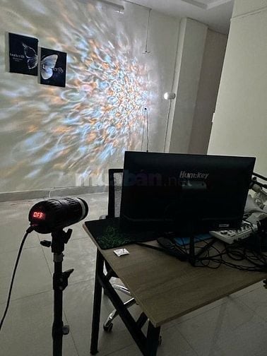 Cần bạn nữ LIVE Streamer tiktok