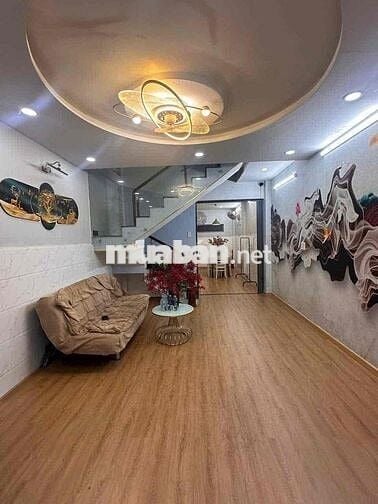 Trệt 1 lầu 4*12; 2pn full nội thất 2 máy lạnh