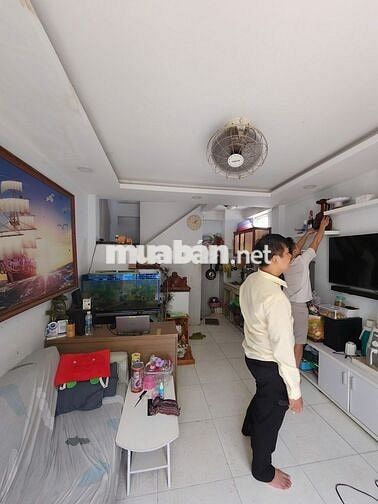 BÁN NHÀ 3 TẦNG HẺM XE TẢI TRÁNH ĐS LINH XUÂN CHỈ 2.55 TỶ TL