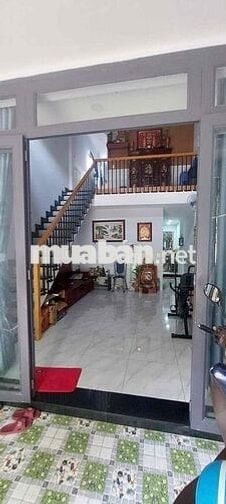 Cho thuê 4 x14-1 lững đúc -dưới 1 phòng -trên 2 phong -sach se