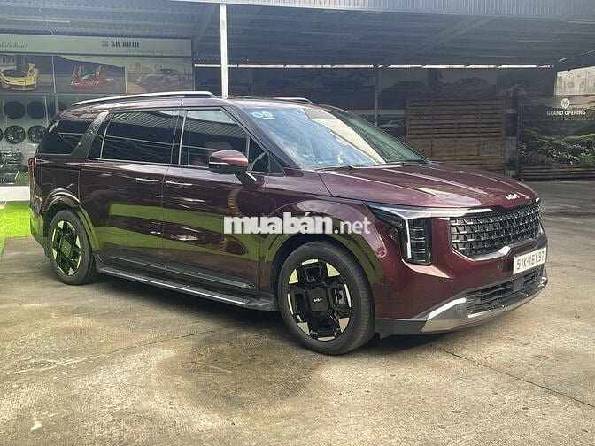 Kia Carnival 2025 Signature 2.2D - 17000 km