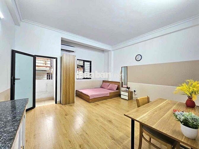 STUDIO BAN CÔNG THOÁNG GẦNMẶT ĐƯỜNG LỚN-89 PHẠM VĂN ĐỒNG-MAI DỊCH