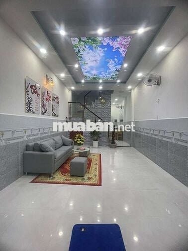 SIÊU PHẨM NHÀ ĐẸP, SÁT HẺM XE TẢI, 3 PHÒNG NGỦ, KHU NHÀ CAO TẦNG