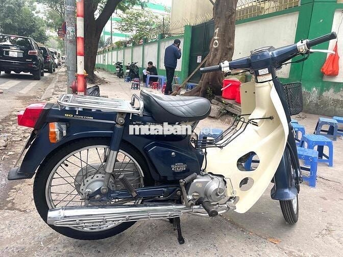 cần bán xe 82, hơi 90. đẹp, nguyên zin