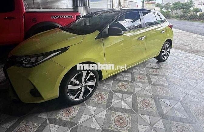 Toyota Yaris 2021 1.5G CVT - 18000 km