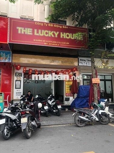 Cần nhượng lại văn phòng làm việc