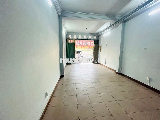 Mặt bằng 40M2, vỉa hè rộng rãi đường Đinh Bộ Lĩnh, gần ngã tư