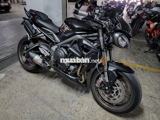 Triumph Street Triple màu Đen