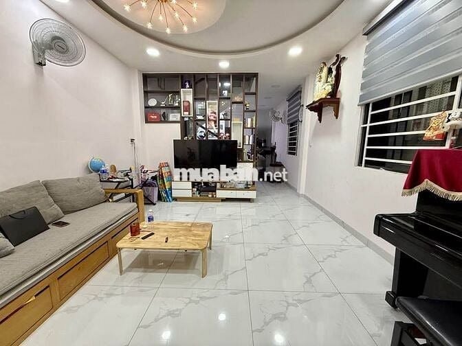 BÁN NHÀ NƠ TRANG LONG - SÁT MẶT TIỀN - 60M2 - NGANG 4,2m - CHỈ 7.x TỶ.