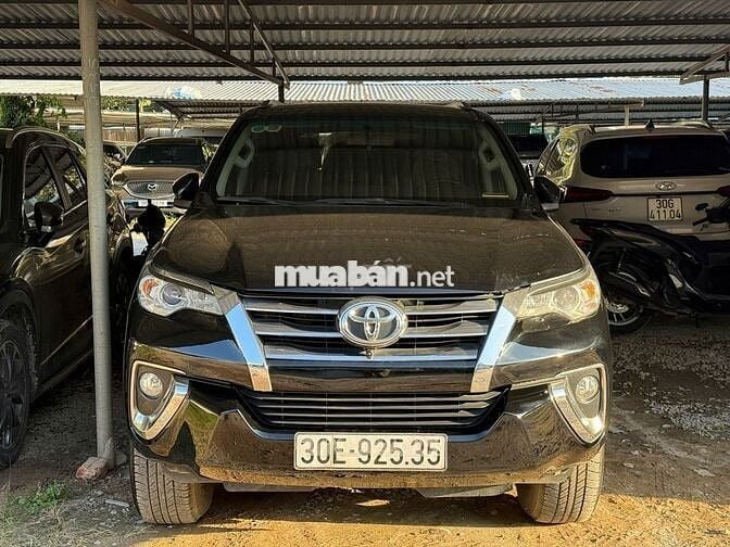 Xe Toyota Fortuner 2.7V 4x2 AT 2017