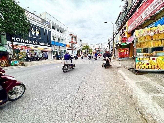 mặt tiền phạm văn thuận 6 mét. dài 31 mét.