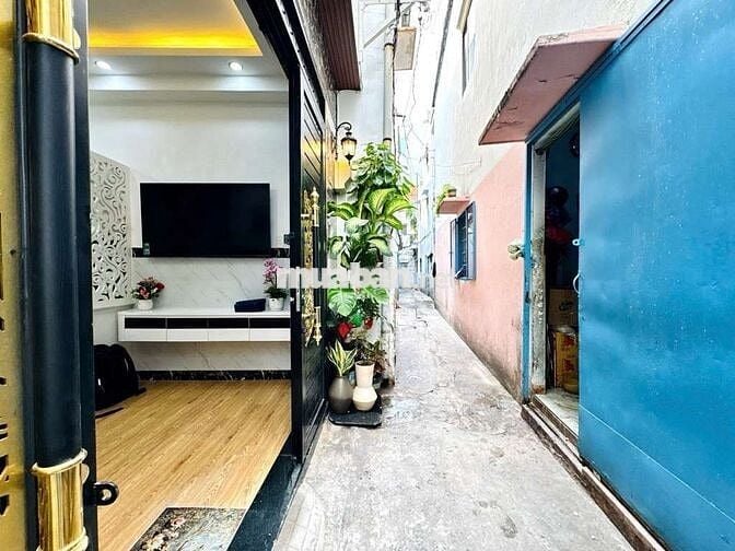 BÁN NHÀ 4 TẦNG – HẺM 72 HUỲNH VĂN BÁNH – TRUNG TÂM PHÚ NHUẬN