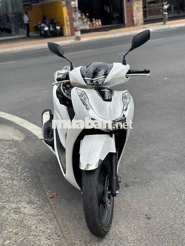 Mình cần bán xe SH 125i năm 2023
