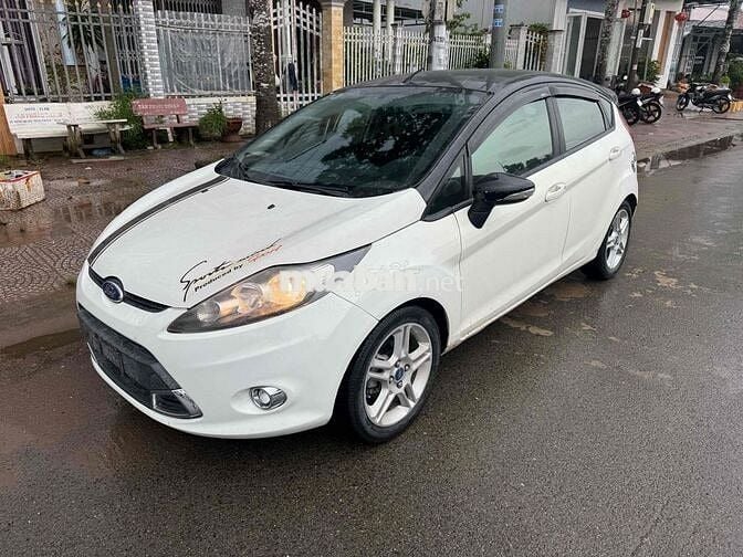 Ford Fiesta 2011 1.6 AT Hatchback - 112000 km