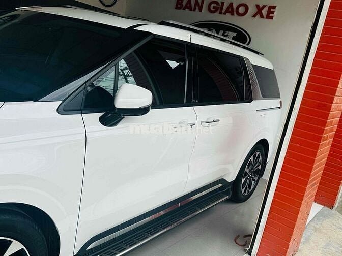 Kia Carnival 2024 Signature 2.2D - 16000 km