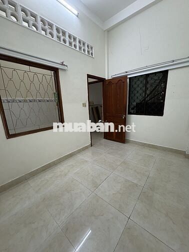 Phòng trọ Đào Duy Anh có bếp, sân và nhà vệ sinh riêng