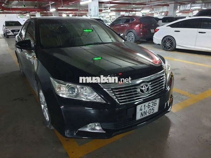Toyota Camry màu Đen