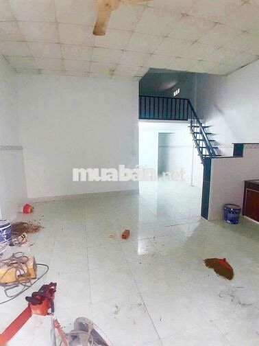 Cho thuê nhà Trệt Lửng gần chợ Dĩ An 1 . Sân xe hơi