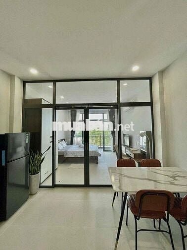 Căn hộ 40m² tone xịn sang mịn tại Nguyễn Hữu Cảnh. Full nội thất – 8tr