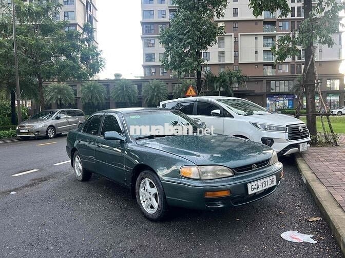 Toyota Camry Xanh rêu Số sàn