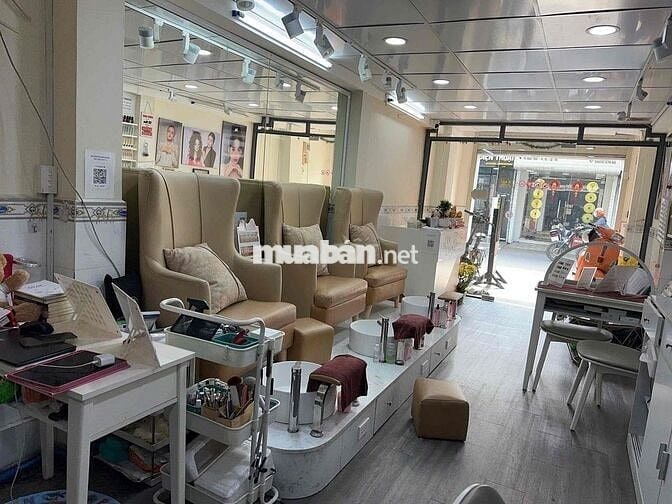 Cần Sang Tiệm Nail gần Công Viên Thỏ Trắng Q10