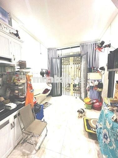 NHÀ GIÁP QUẬN 11 – NHỈNH 2 TỶ  – NHÀ CÒN MỚI – 2 TẦNG – HẺM SẠCH SẼ