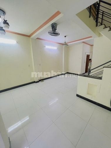 Nhà nguyên căn 5x 12 đúc lầu hẻm xe hơi lê đức thọ p15 gò vấp giá 10tr