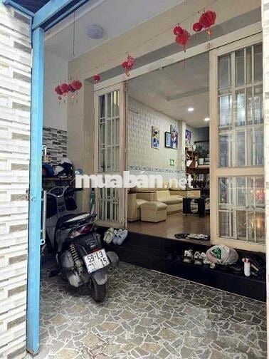 Nhỉnh 6 tỷ, nhà Tám Danh - Tạ Quang Bửu, 57m2, 3 Tầng, 3PN