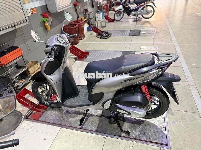 Honda SH Mode Bạc