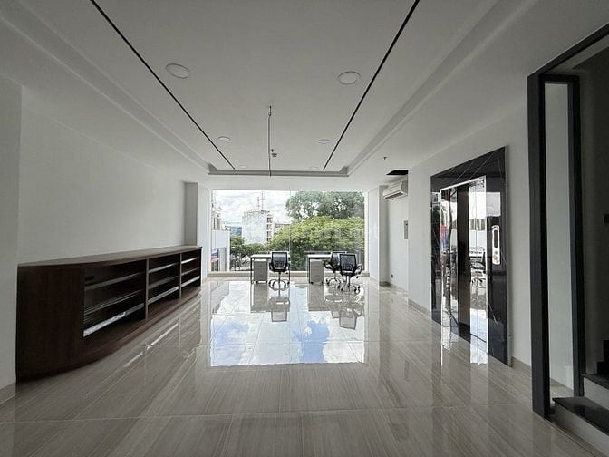 MT HOÀNG VĂN THỤ TB 310M2 10x31 5 tầng T.Máy DT 2,2 TỶ/năm chỉ 109 tỷ