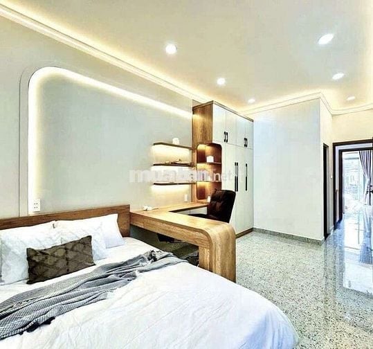 Xe hơi đậu trong nhà, Nguyễn Tư Giản 60m2, 4 tầng, giá 6.65 tỷ.