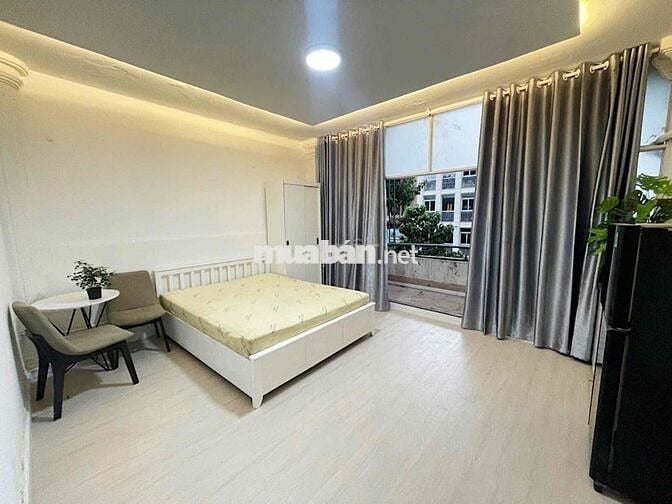 Trống sẵn studio giá siêu mềm ngay đại học Kinh tế HCM cs B