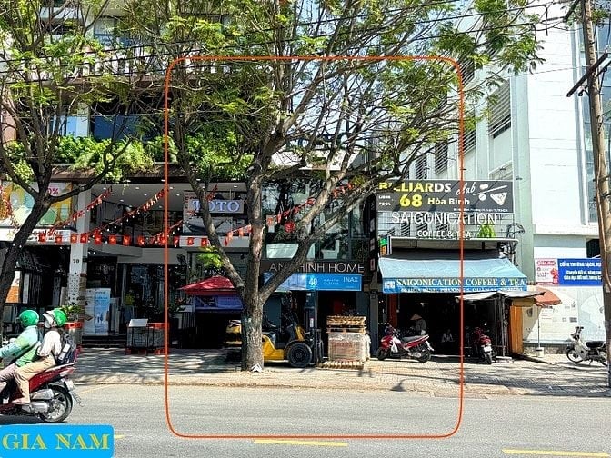 BÁN NHÀ MẶT TIỀN : 70 HÒA BÌNH - P. 5 - Q. 11 - TPHCM.