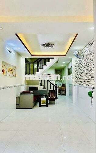 NHÀ HẺM CỤT. AN NINH.HÀNG XÓM THÂN THIỆN. SÁT CHỢ.GẦN TRƯỜNG HỌC PVC.