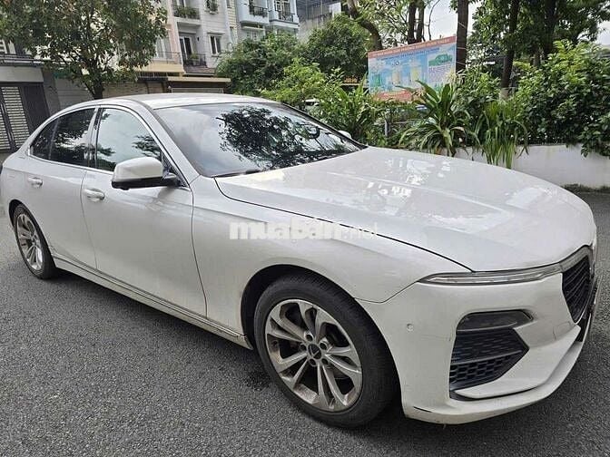 VinFast Lux A2.0 Trắng 82345 km