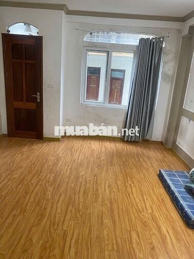 Cần cho thuê nhà 5 tầng vừa ở vừa kinh doanh ở ngõ 467 Lĩnh Nam 30m2x5