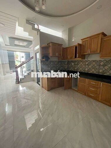 NHÀ SÁT CHỢ.KHU DÂN CƯ ĐÔNG ĐÚC. KHU VỰC AN NINH.NHIỀU TIỆN ÍCH.