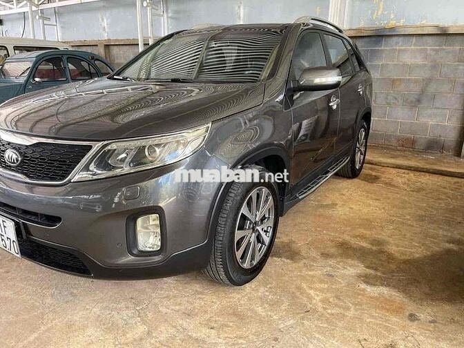 Kia Sorento 7 chỗ màu Xám
