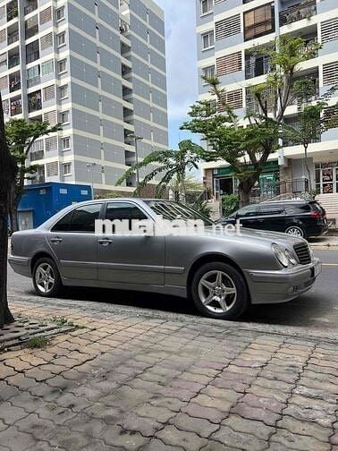 cần bán xe mer e240 sx 201 còn zin chạy rất ngon