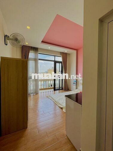 CHDV BAN CÔNG FULL NỘI THẤT SIÊU RỘNG