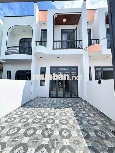 Cần bán nhà 1 triệt 1 lầu ngay Chợ Tân Bình, ngay ngã tư Tân Triều