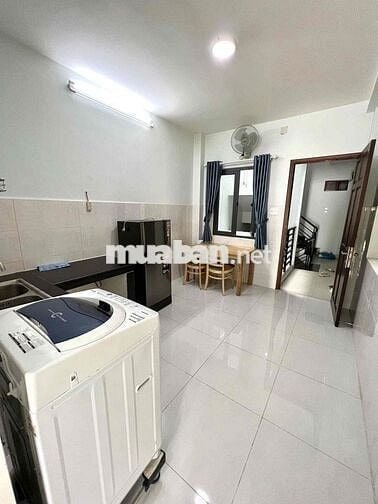 cho thuê căn 1 phòng ngủ có ban công tách bếp, ngay nhà ga T3