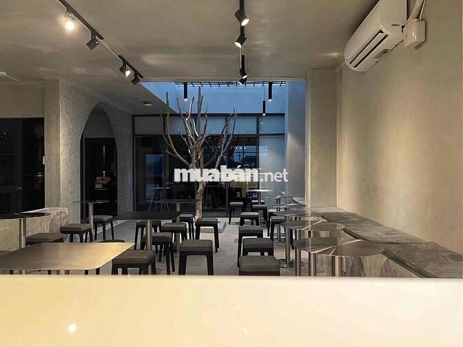 Cho Thuê Mặt Sàn Tầng 4 Rộng 170m2 Thang Máy