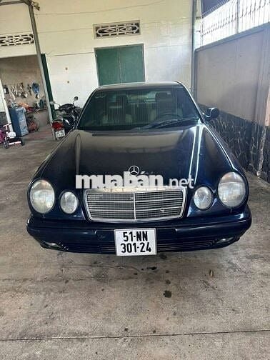 Mercedes-Benz E200 1997 Xanh đen
