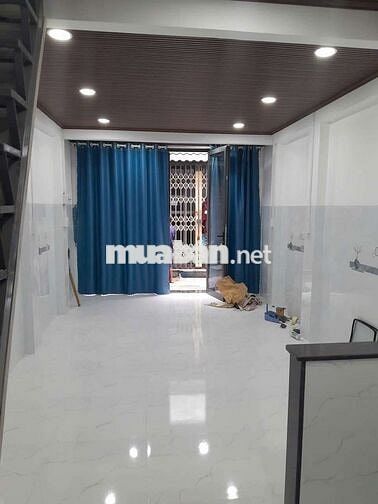 NHÀ HẺM XE BA GÁC.ĐI BỘ RA PHAN CHU TRINH.GẦN CHỢ.SAT TRƯỜNG ĐH CÁN BỘ