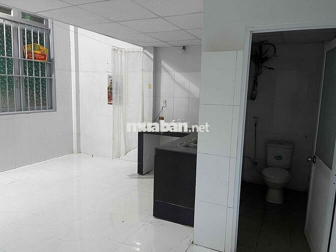 Cho thuê nhà có vườn, đường ô tô