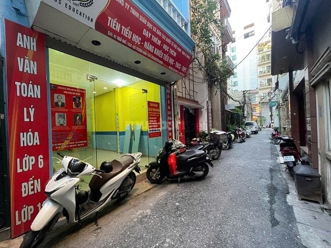 Cho thuê nhà mặt Ngõ Huế, Hai Bà Trưng, DT 70m2, 3,5 tầng, ô tô đỗ cửa