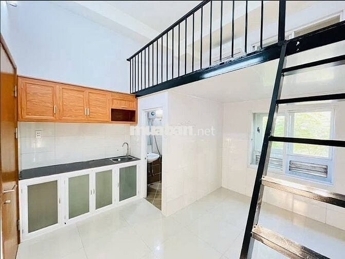 PHÒNG GÁC LỬNG THOÁNG MÁT NGAY LẠC LONG QUÂN GẦN ĐH VĂN HIẾN AN NINH