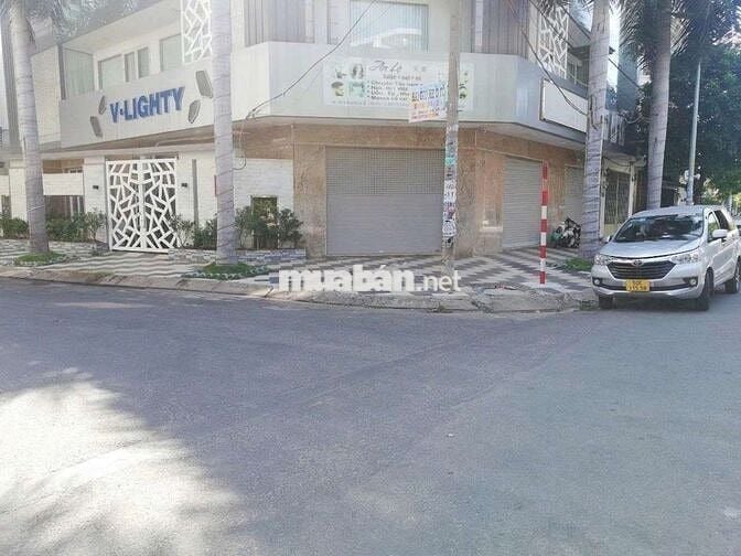 Cho thuê căn góc 2 mặt tiền Bình Tân . Vĩa hè rộng. Trống suốt.