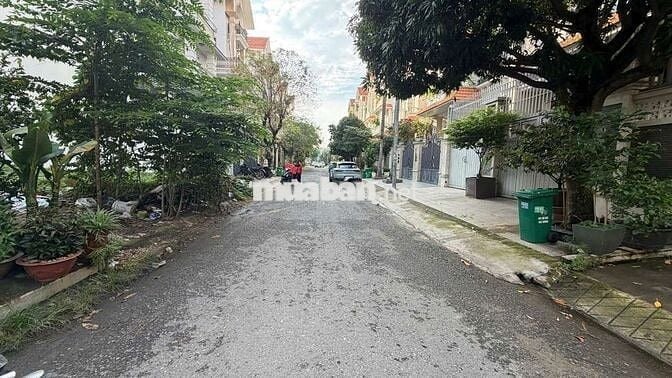 NHÀ ĐƯỜNG SỐ 8 – HIM LAM, BÌNH CHÁNH
📍 Vị trí đẹp ngay hồ sen –